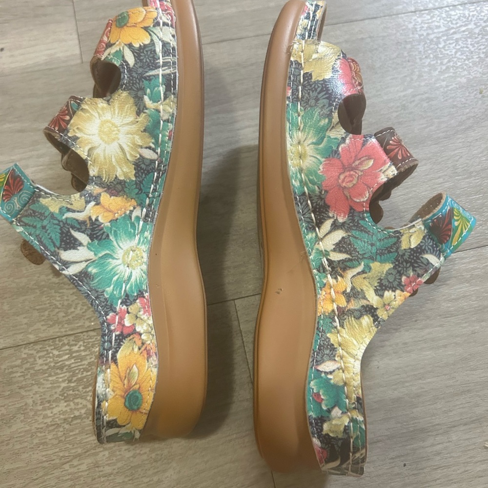 Colorful Floral Women's Sandals